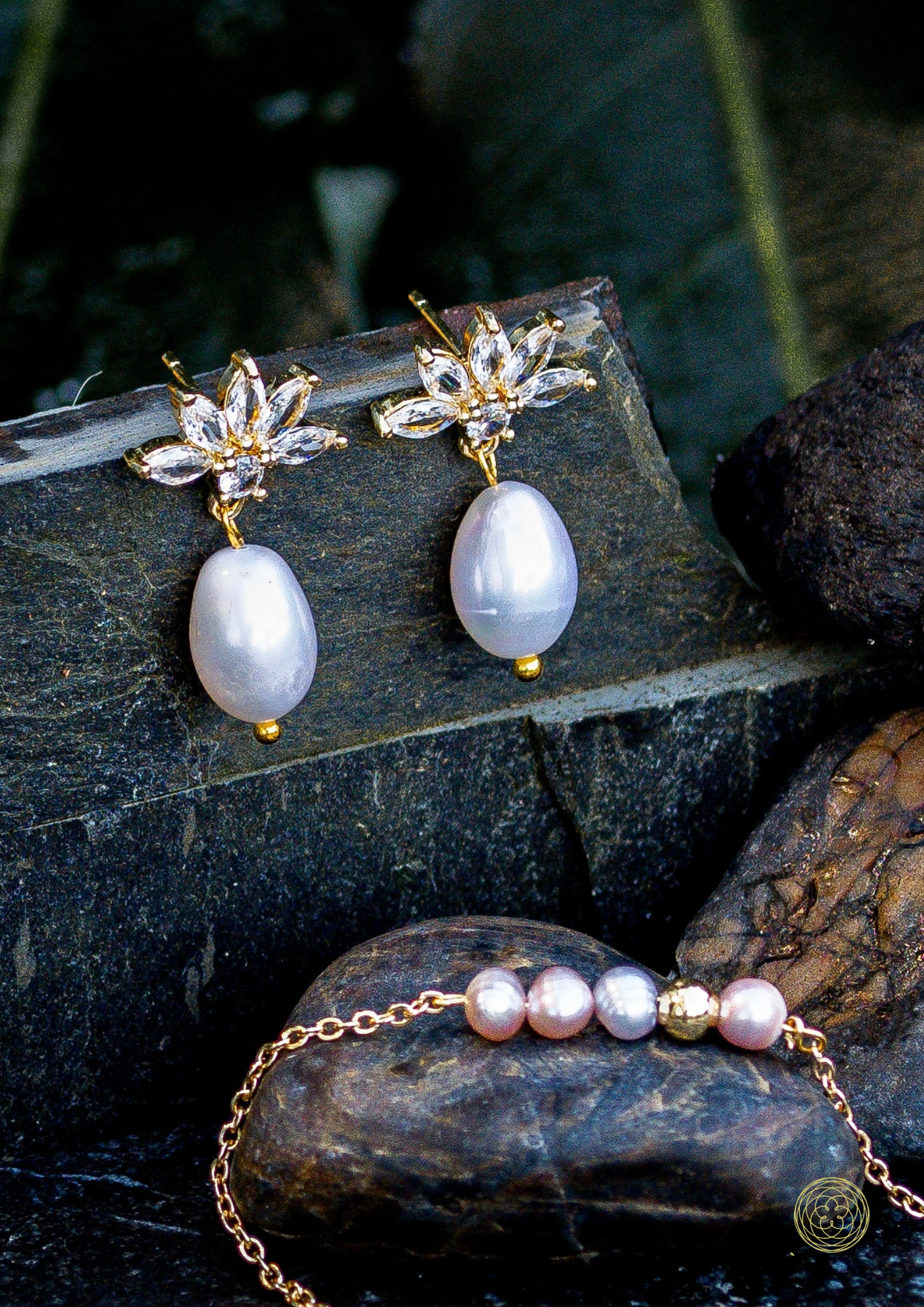 Lily Earrings | Pearl | Wisdom