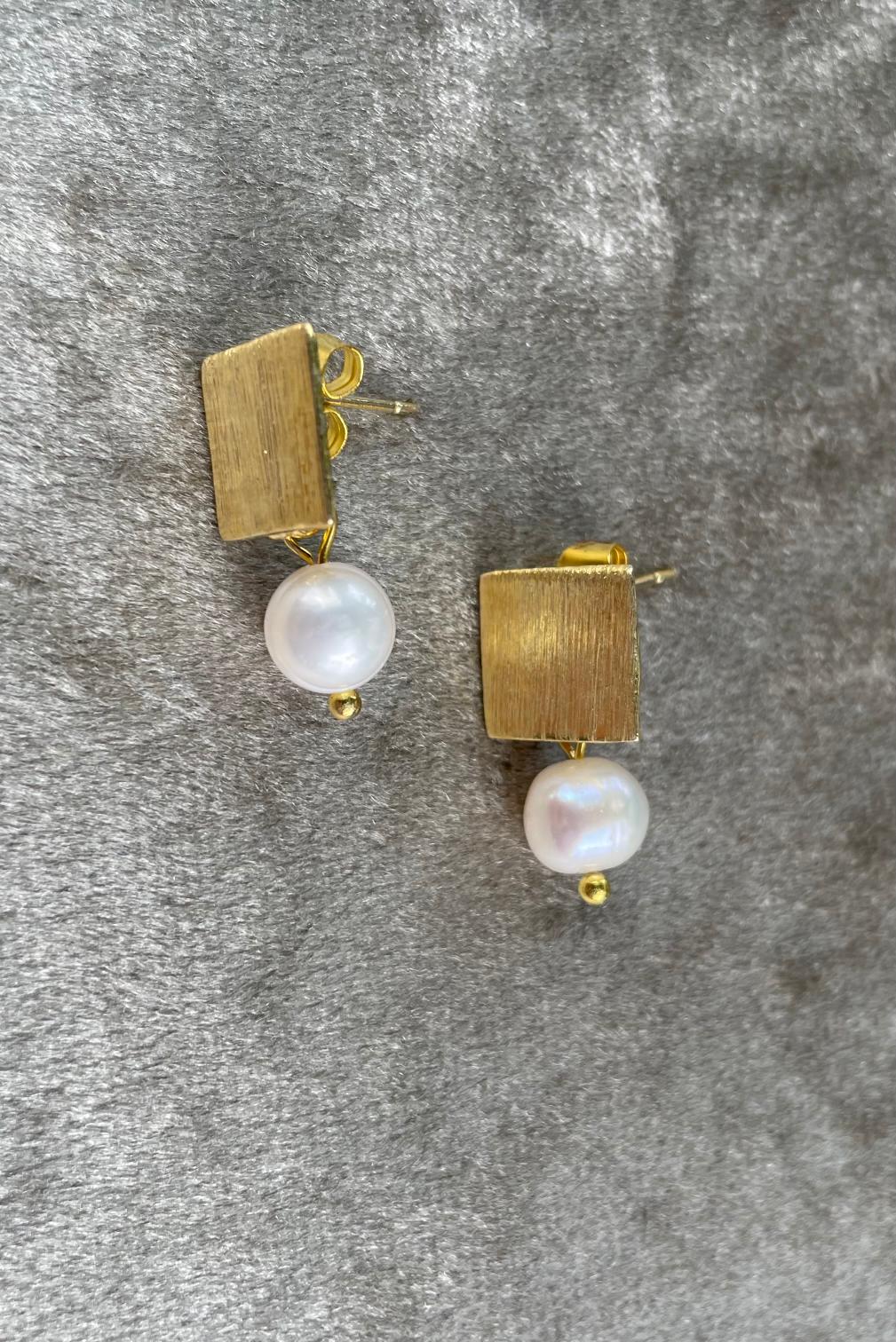 Pearl Studs - Leap of Faith Crystal Jewellery Cork